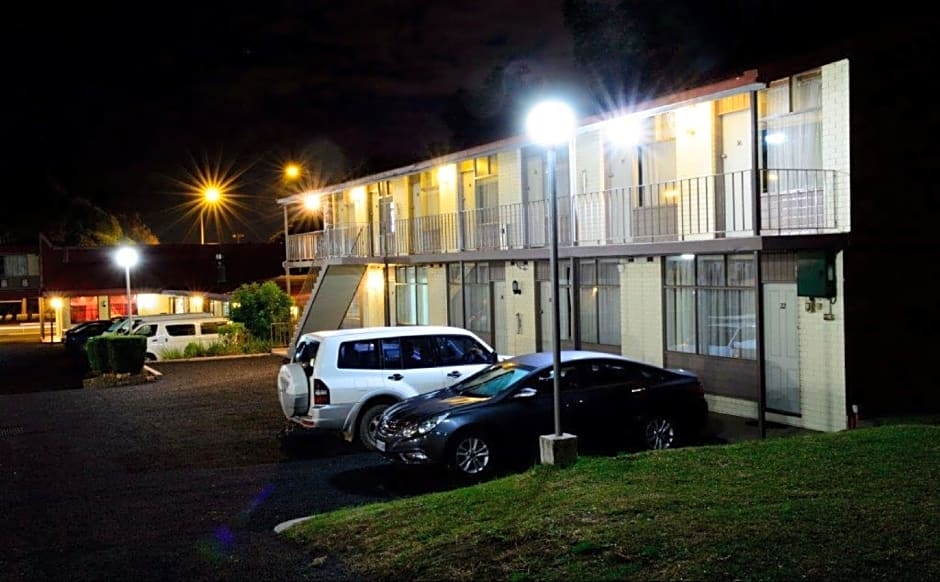 Liberty Plains Motor Inn