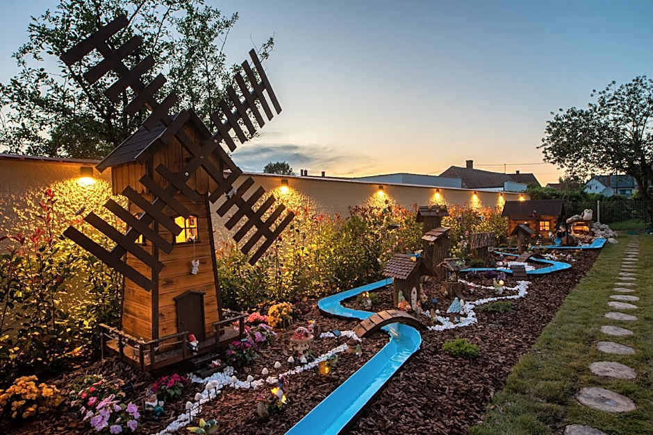 Holdvirág Hotel