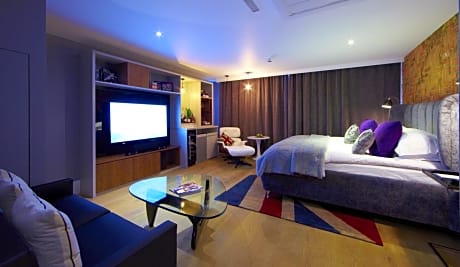 Signature Suite