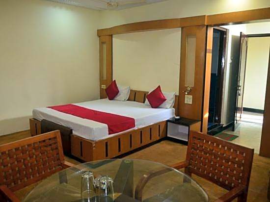 Poonam Hotel