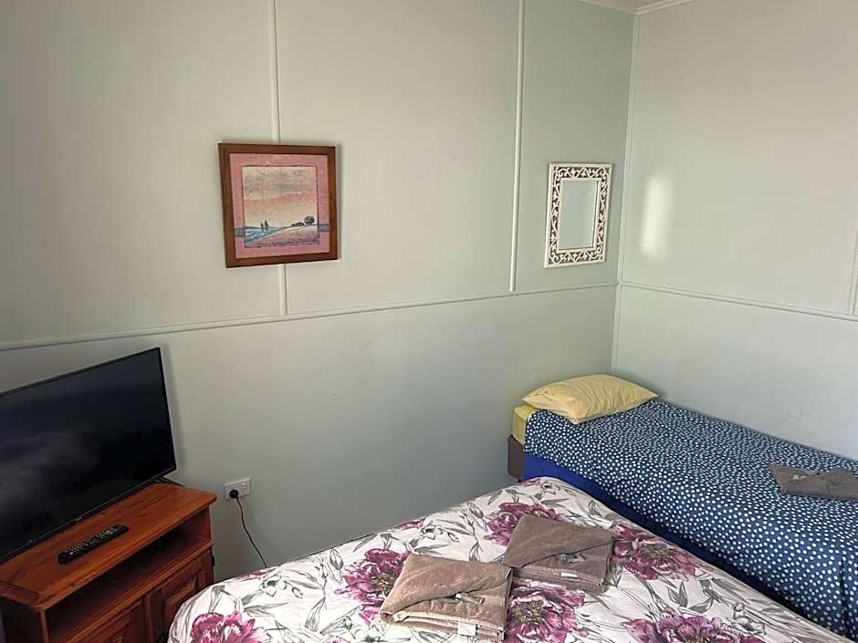 gundy pub & caravan park