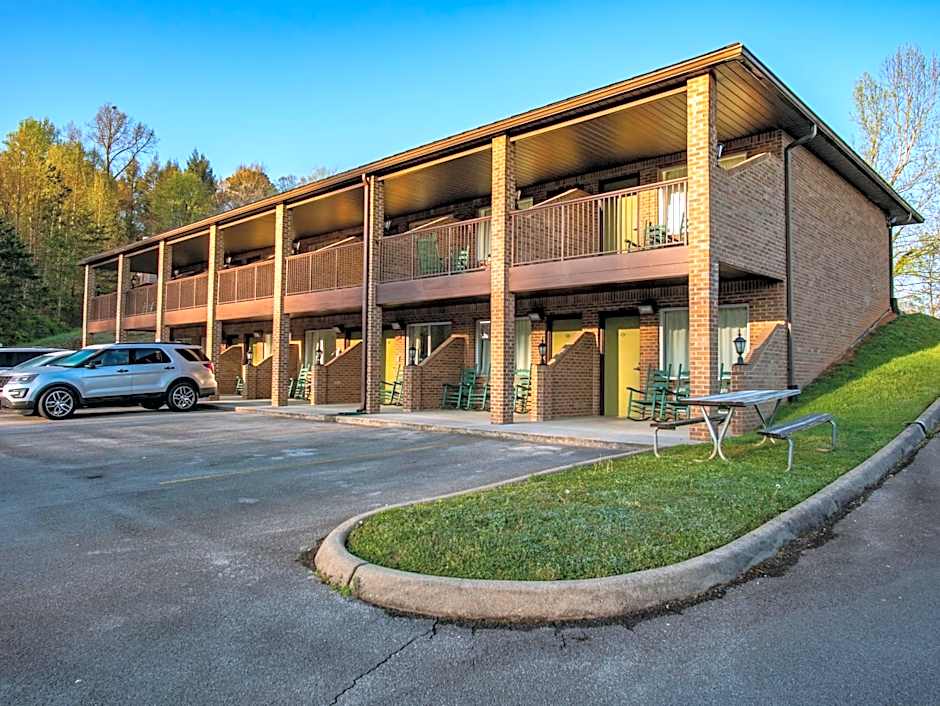 Townsend River Breeze Inn