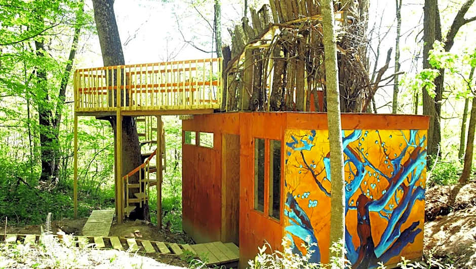 Lost River Hostel