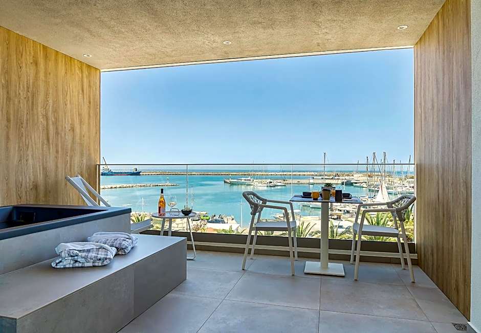 SAVUS Boutique Hotel