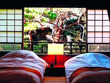 Twin Room with Shared Bathroom