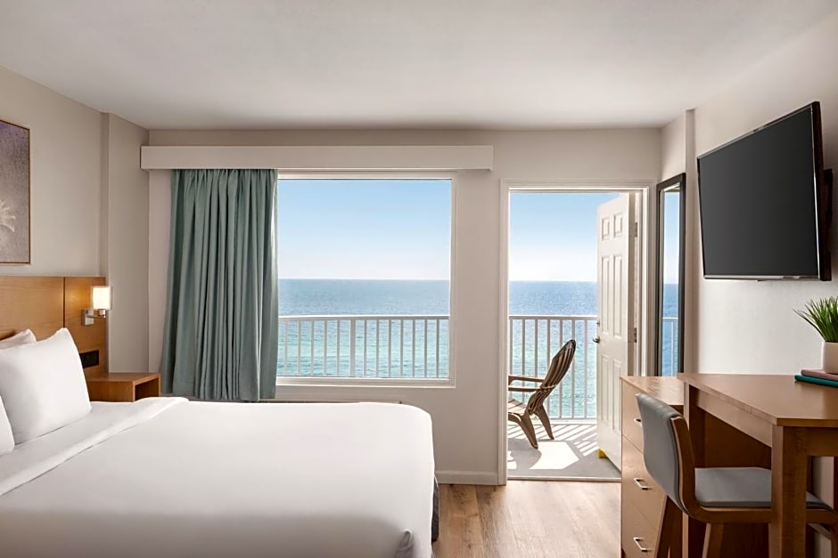 Radisson Beachfront Hotel - Panama City Beach