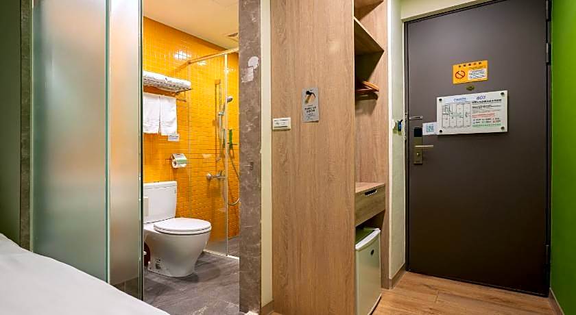 CHECK inn Express Taichung Yizhong