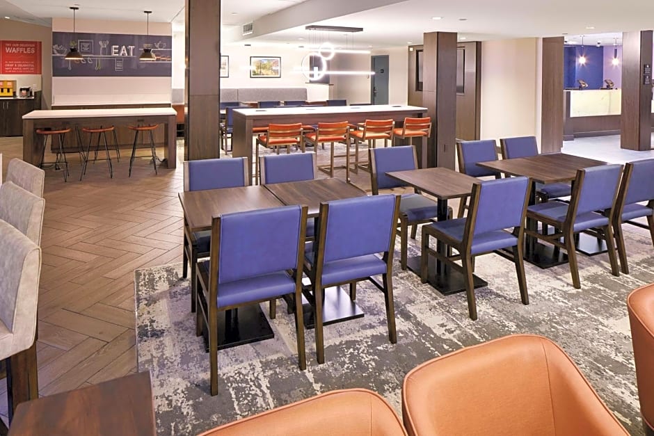 Hampton Inn Newark Airport