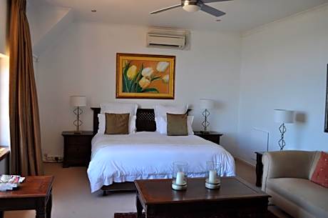 Luxury King or Twin Room