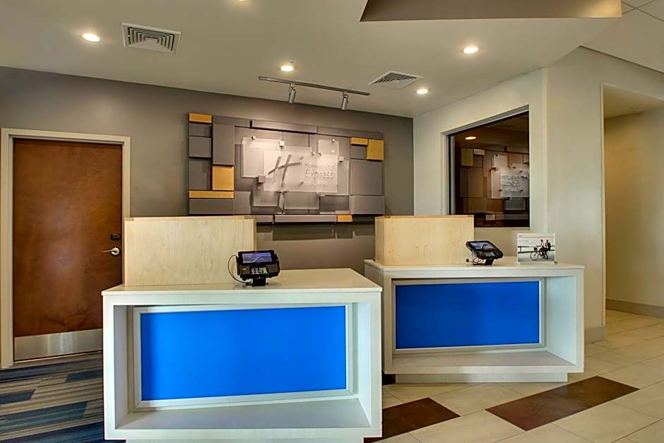 Holiday Inn Express & Suites Lancaster East - Strasburg By IHG
