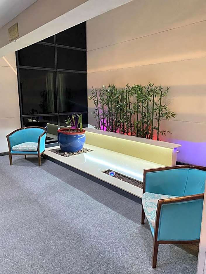 Howard Johnson Plaza by Wyndham Buenos Aires Florida Street