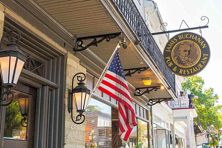 James Buchanan Hotel, Trademark Collection by Wyndham