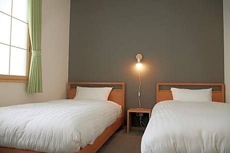 Twin Room with Shared Bathroom - Non-Smoking