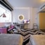 Adelphi Hotel