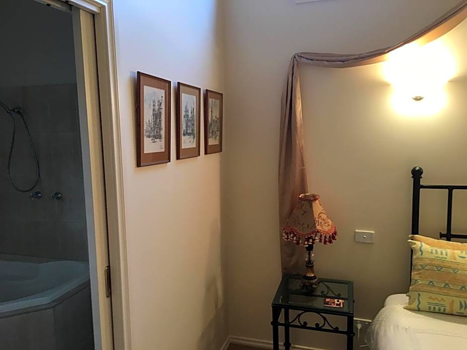 Weeroona Bed And Breakfast