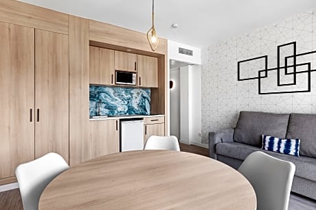 APARTMENT CAPACITY 3 ADULTS