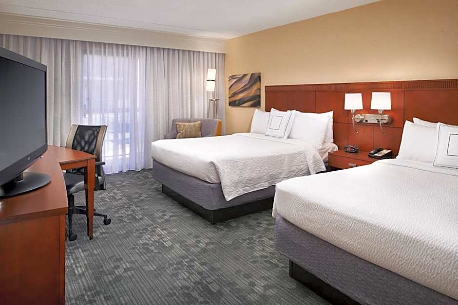 Courtyard by Marriott Chicago Deerfield