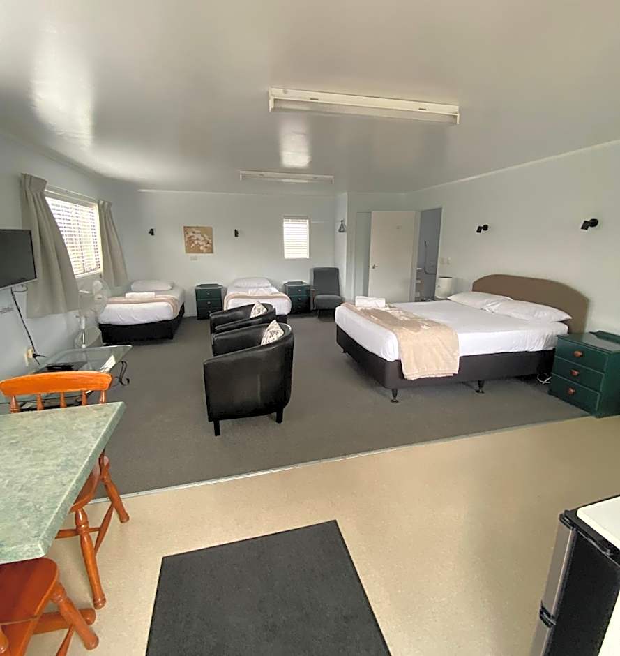 Opononi Lighthouse Motel