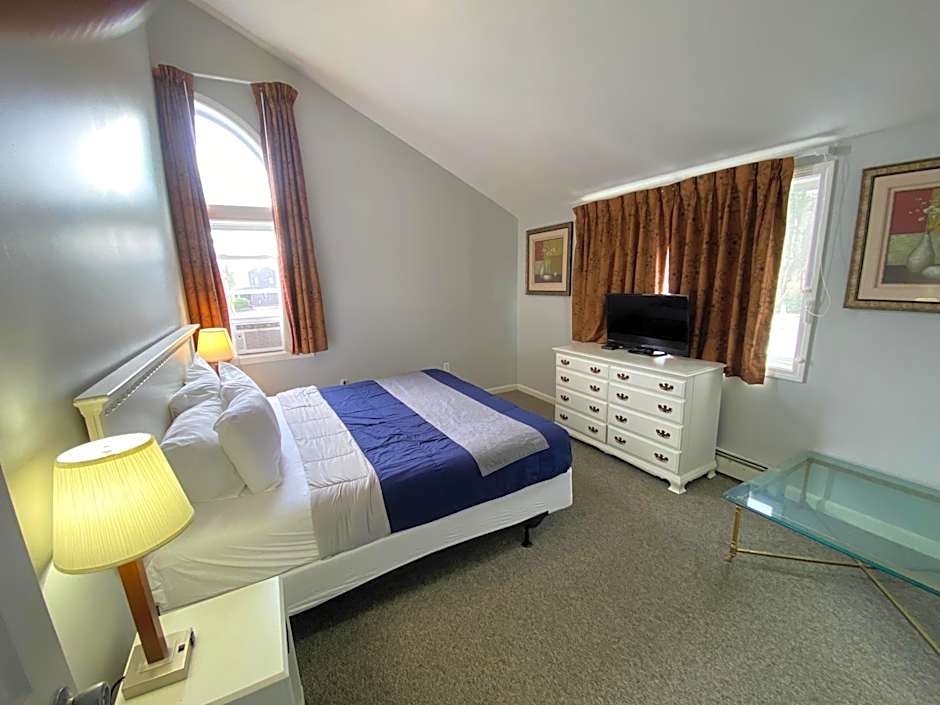 Winnisquam Lake Inn