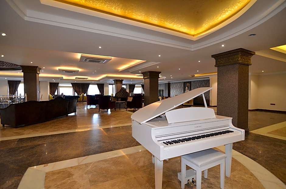 Azka Hotel