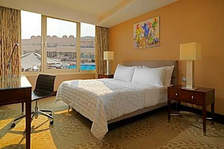 premium deluxe, club lounge access, suite, 1 king, sofa bed, pyramids view