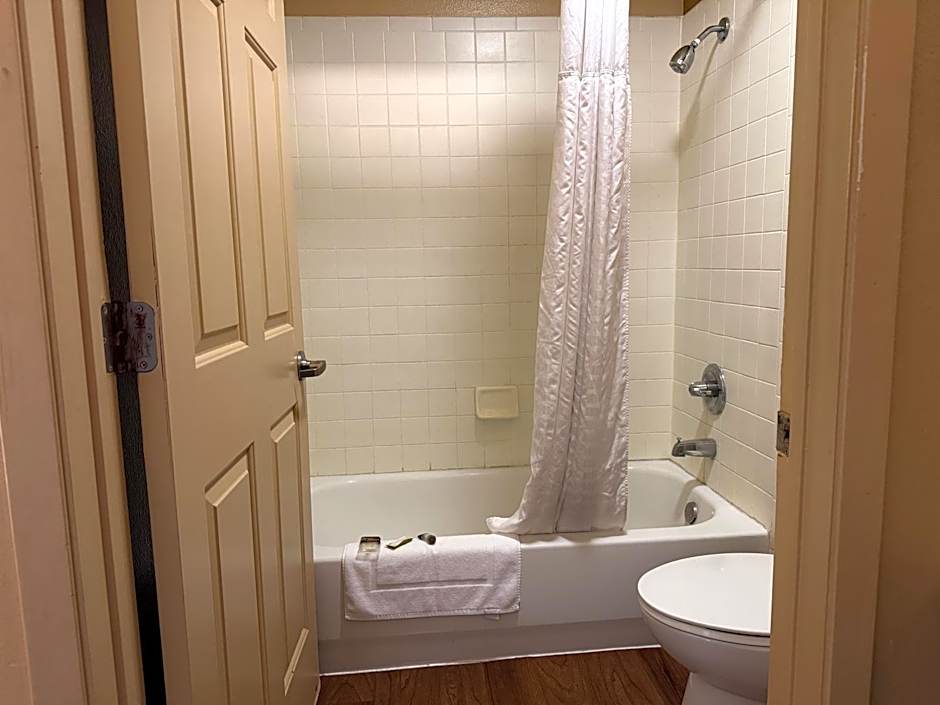 Hawthorn Extended Stay by Wyndham Irving Las Colinas