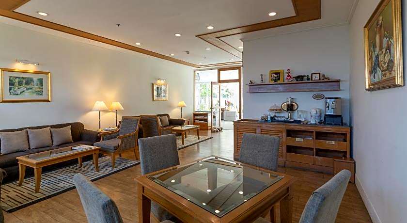 Classic Kameo Hotel and Serviced Apartments Sriracha