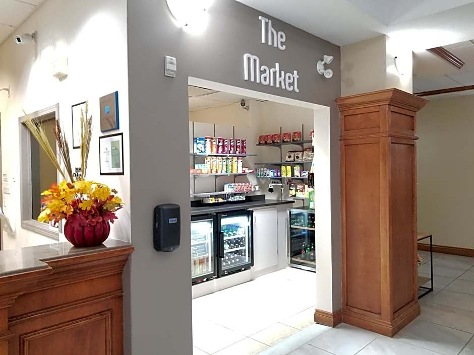 Merit Hotel & Suites