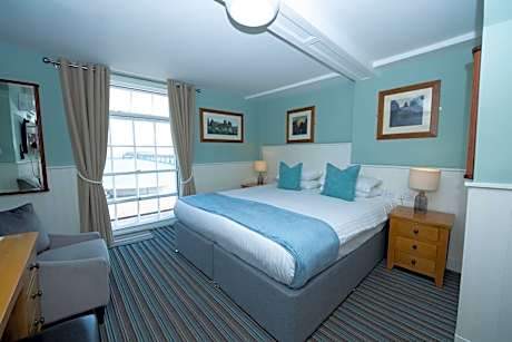 Double or Twin Room with Sea View
