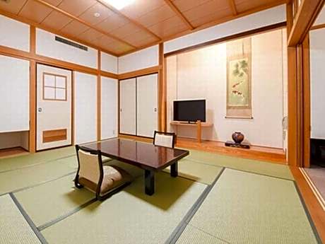 Japanese-Style Quadruple Room with River View