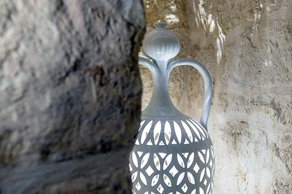 Chesterfield Design Apartment by Wonderful Italy