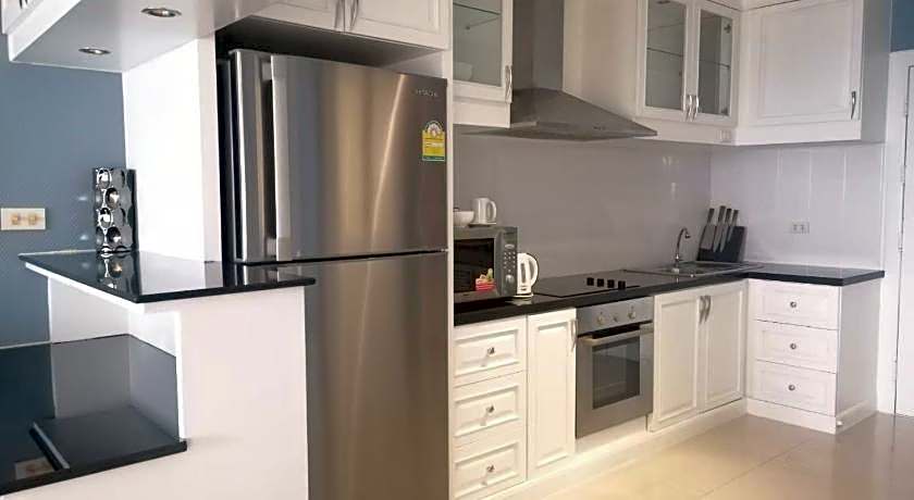 View Talay 6 Pattaya Beach Condominium by Honey