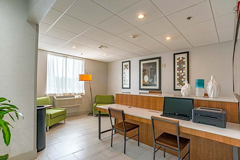 Holiday Inn Express Hotel & Suites Swansea By IHG