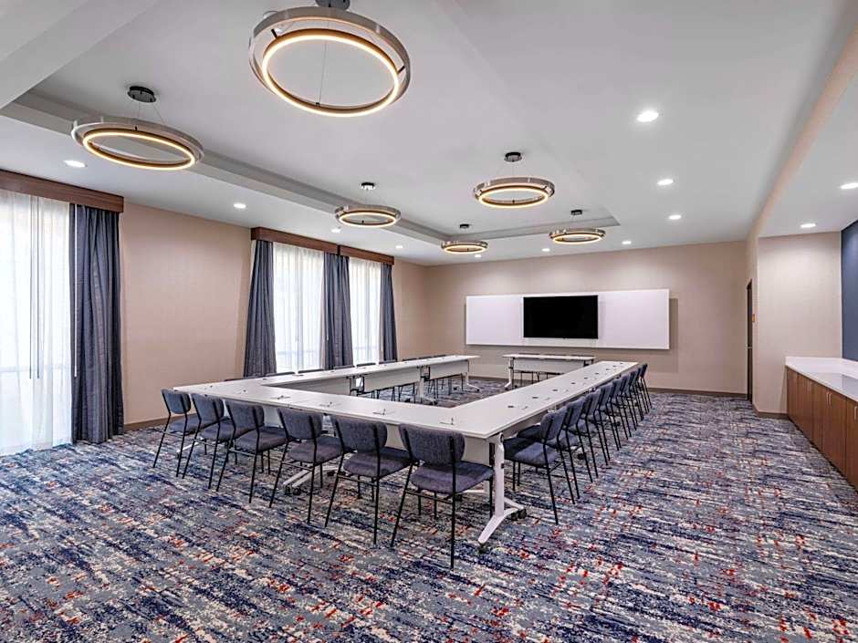 La Quinta by Wyndham Chelsea Birmingham