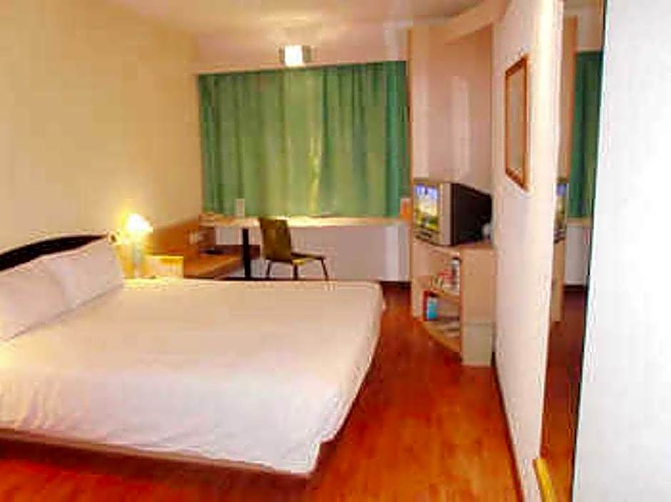 ibis Zhongshan Huangpu