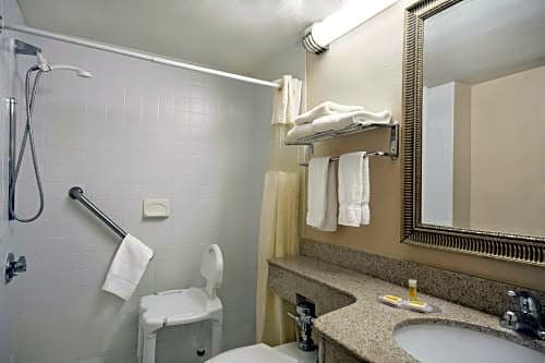 Days Inn by Wyndham Birmingham AL