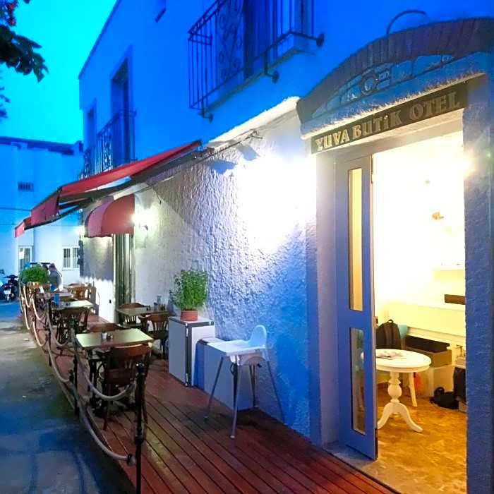 Yuva Hotel