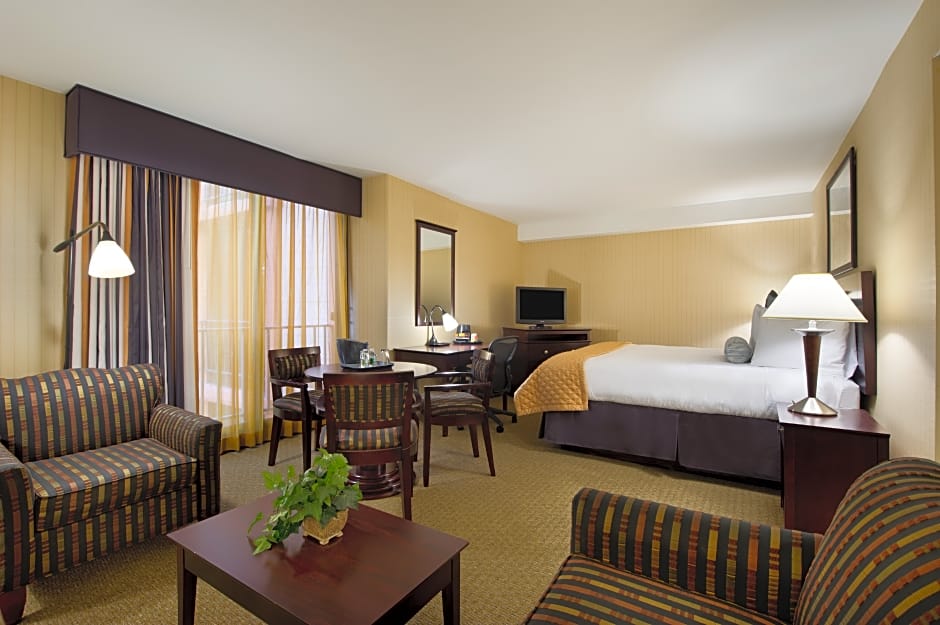 Wyndham Garden Hotel Newark Airport