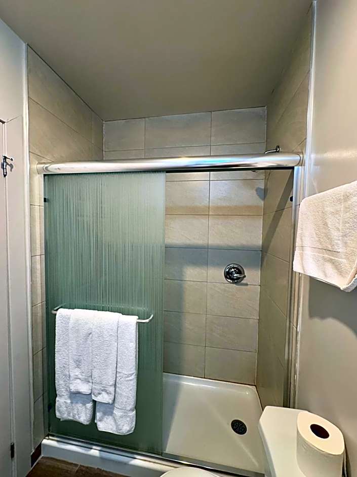 Big Bird Inn Wawa, SureStay Collection by Best Western