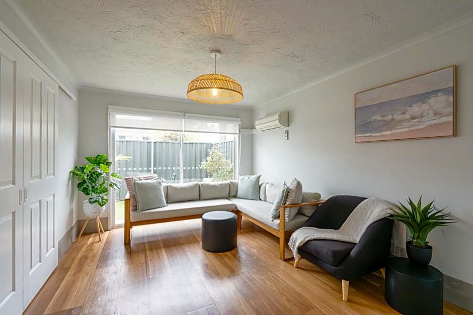 Waves Motel and Apartments formerly Comfort Inn International