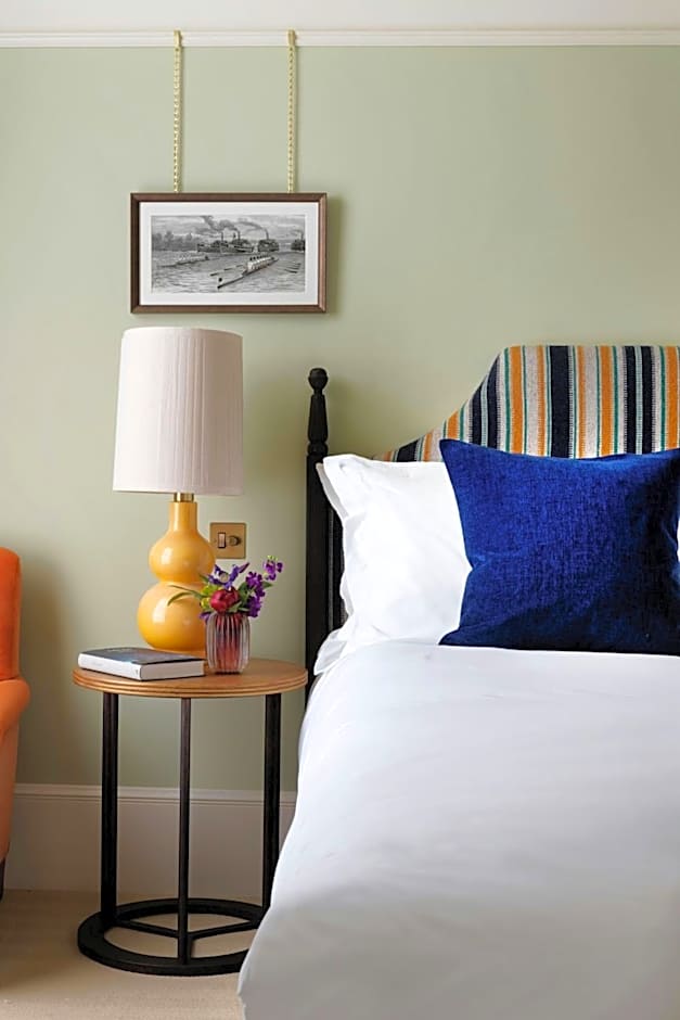 University Arms, Autograph Collection