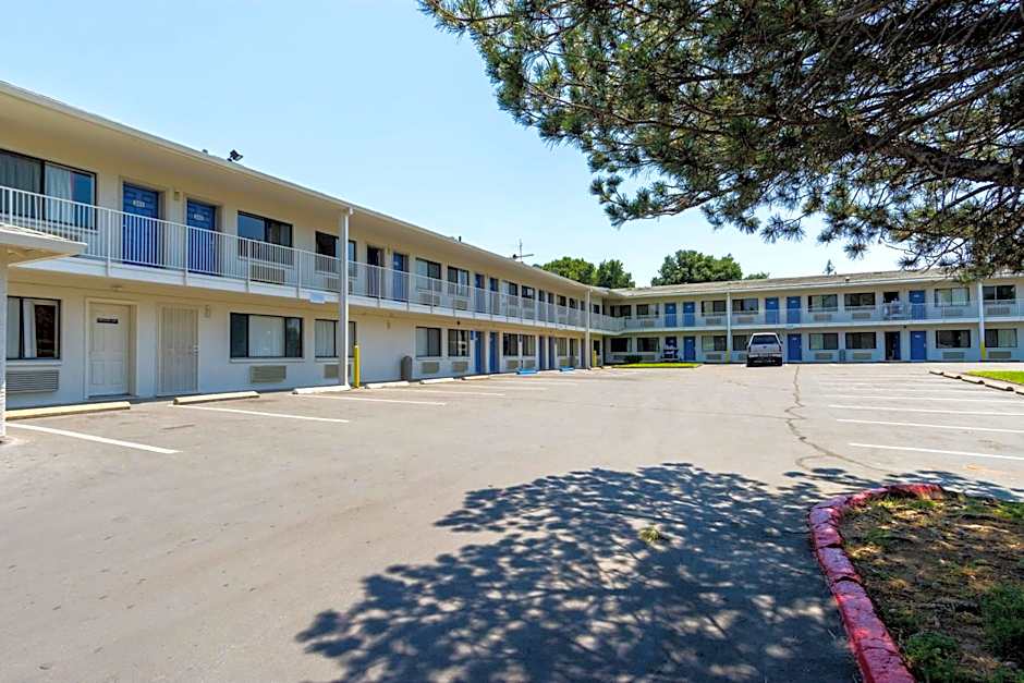 Motel 6-Redding, CA - Central