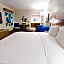Holiday Inn Express & Suites Sacramento NE Cal Expo By IHG