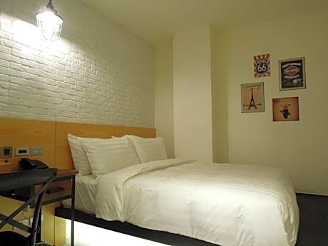 Standard Double Room with Private Bathroom