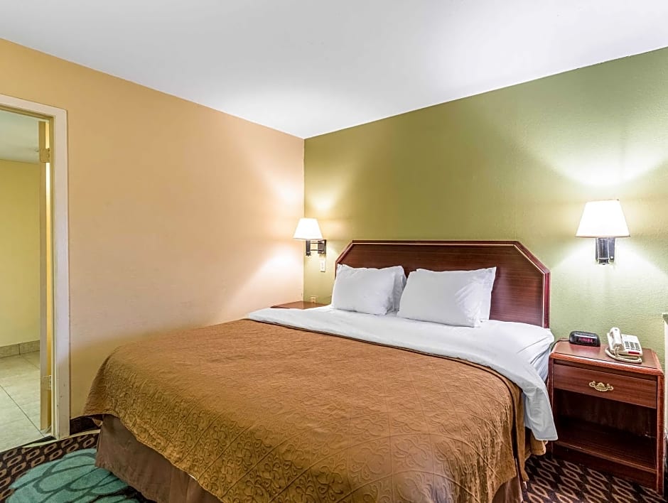 Quality Inn 