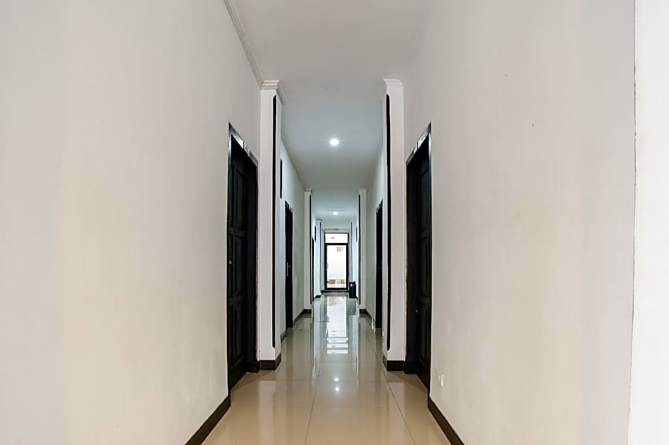 RedDoorz Plus @ Jalan Raden Intan Lampung