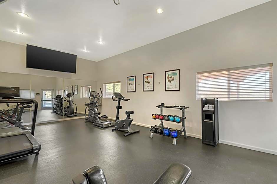 Best Western Plus Northwoods Inn