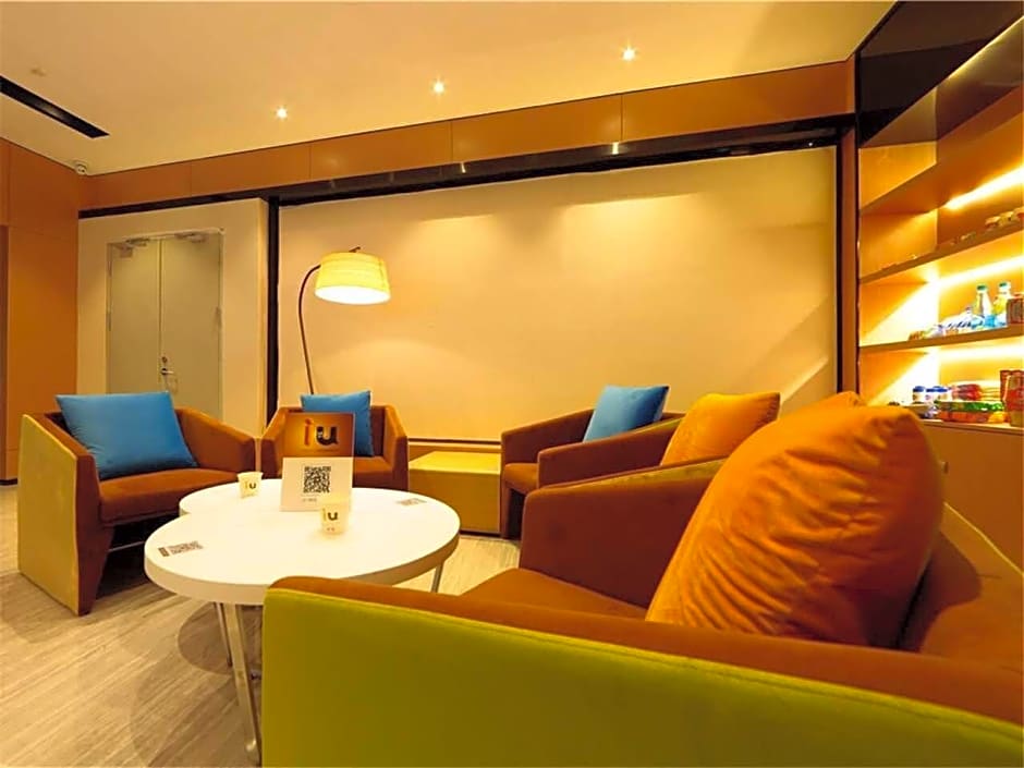 IU Hotel Guangzhou Sports Center Stadium Linhe West Metro Station – Guangzhou (Canton), IA