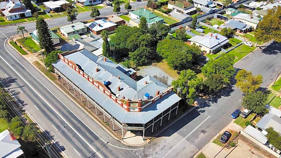 HISTORIC STAR LODGE and STATION MASTERS HOUSE NARRANDERA