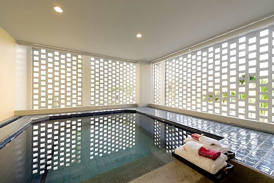 Recenta Phuket Suanluang by Deevana